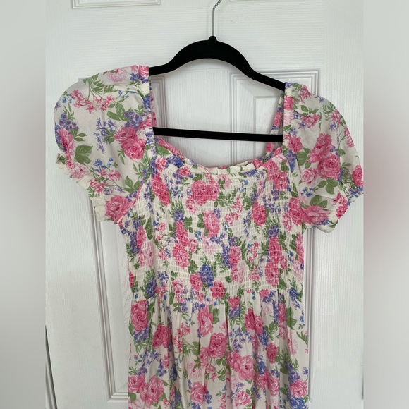 NWT Floral Smocked Puff Sleeve Midi Dress - Picture 3 of 16
